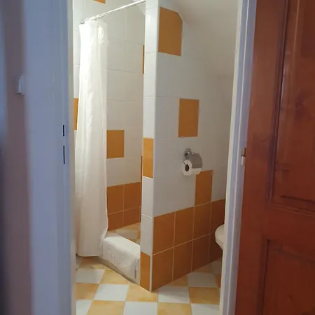 Nyaraló U Alenky Na Zahrade *