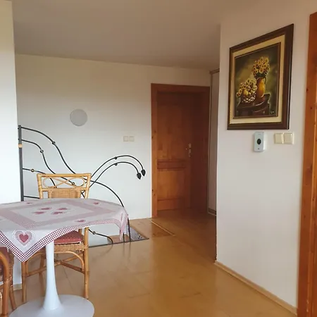 U Alenky Na Zahrade Nyaraló *