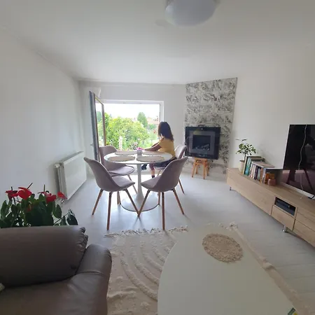 U Alenky Na Zahrade *